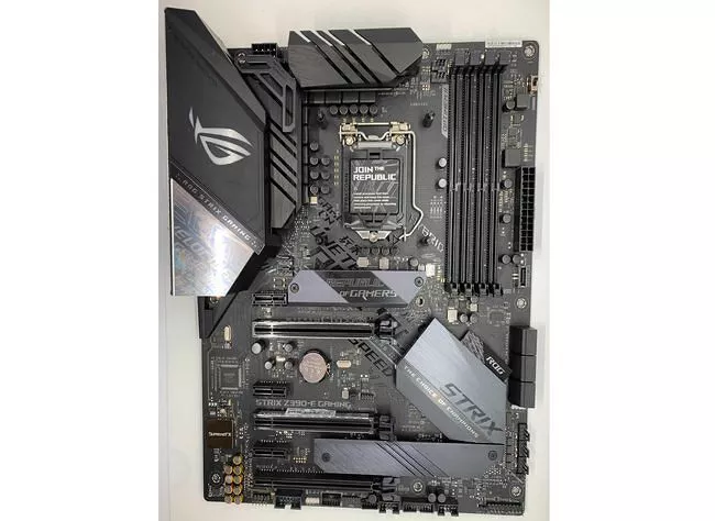 ASUS ROG STRIX Z390-E GAMING Desktop Motherboard - 1x Socket H4 LGA-1151 - Intel Z390 - 4x DDR4 - RAID - 2x M.2 - 3x PCIe x16 - Wi-Fi - ATX